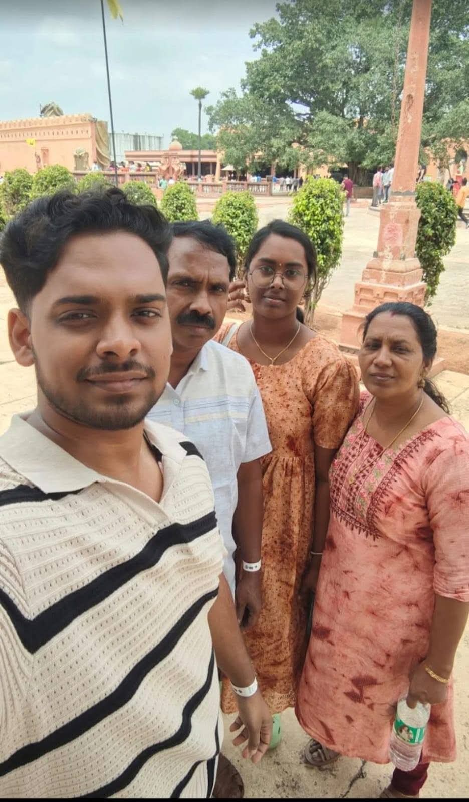 Mr Sunil Kumar & Family in Hyderabad, Telangana, photo 2